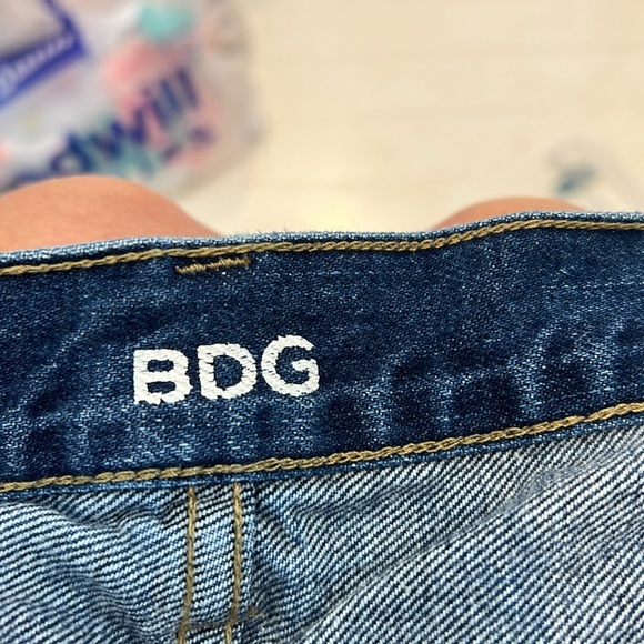 BDG Indigo mid rise breezy short Frayed Hem Jean Shorts button fly size 24. - Picture 8 of 12